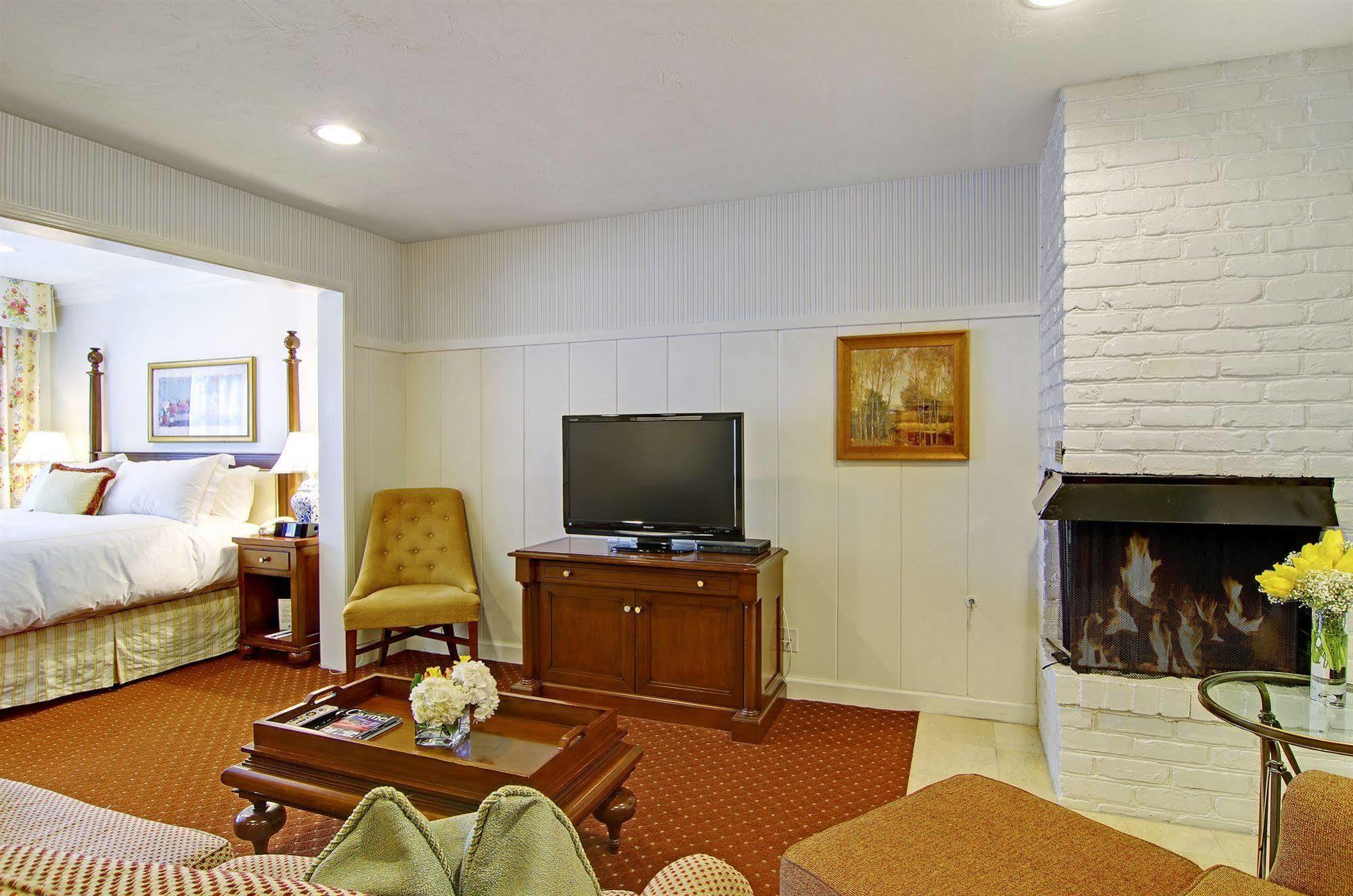 Wayside Inn Carmel-by-the-Sea Exterior photo
